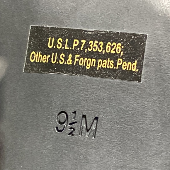 Guess Black Suede Cris Cross Strapped Pointed Heels size 9.5M - Picture 11 of 11